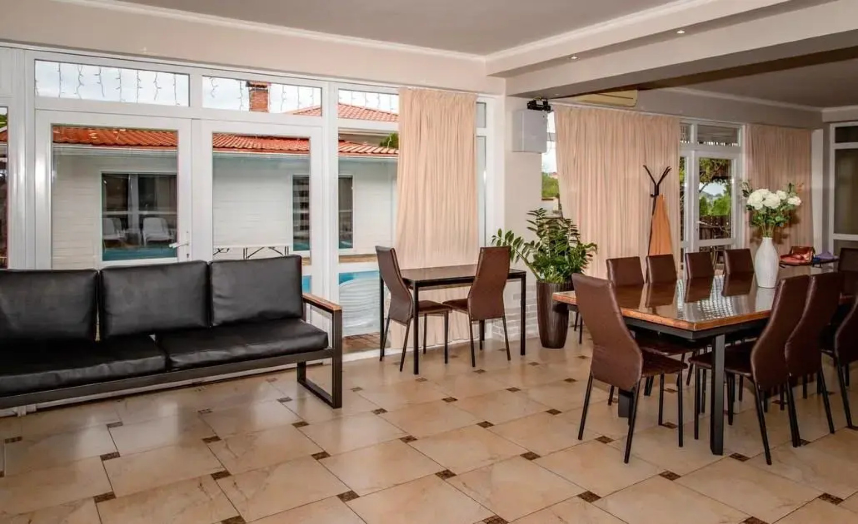 Вилла Резиденция Белый Дом