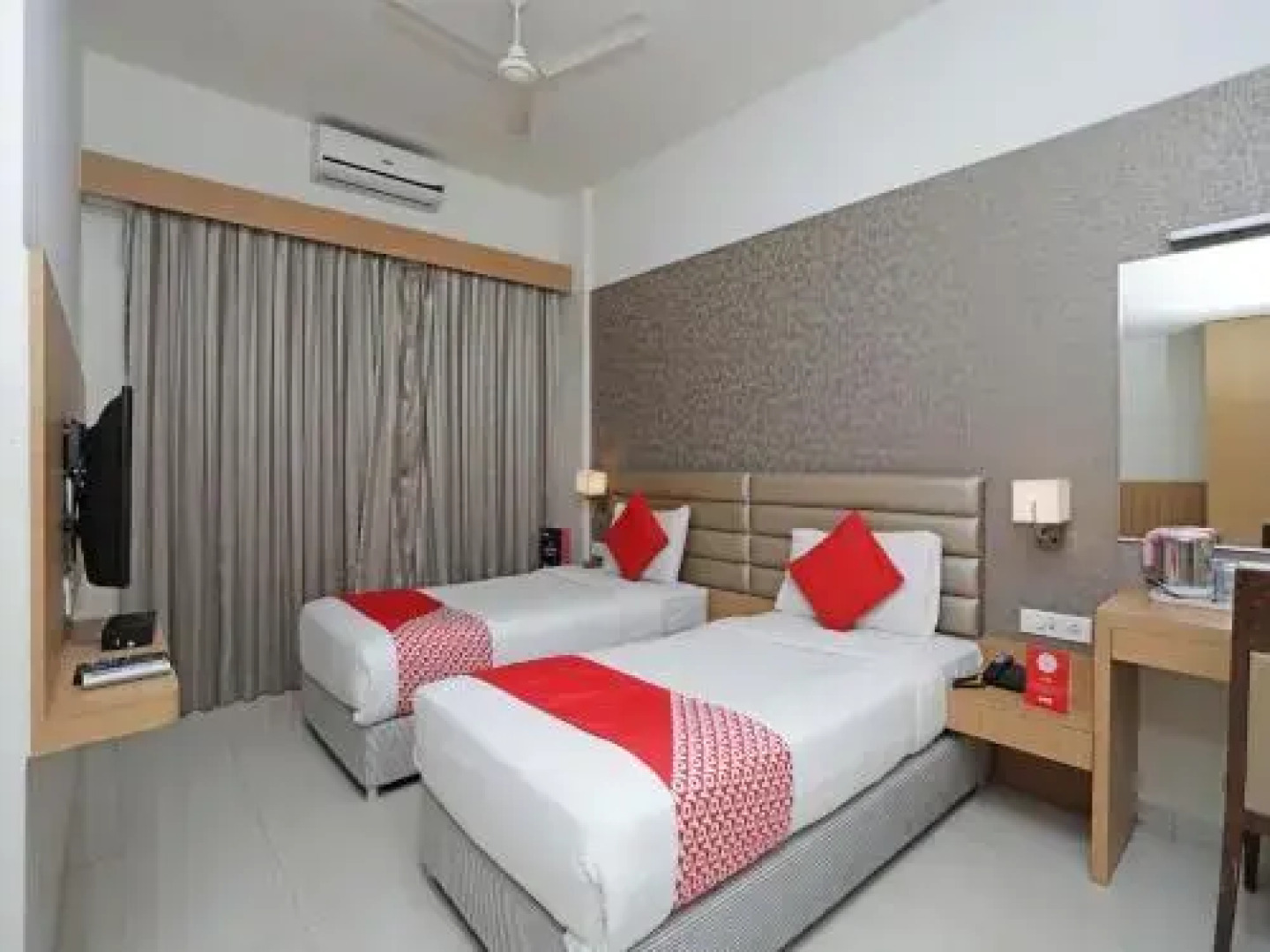 OYO Premium Bhosari MIDC