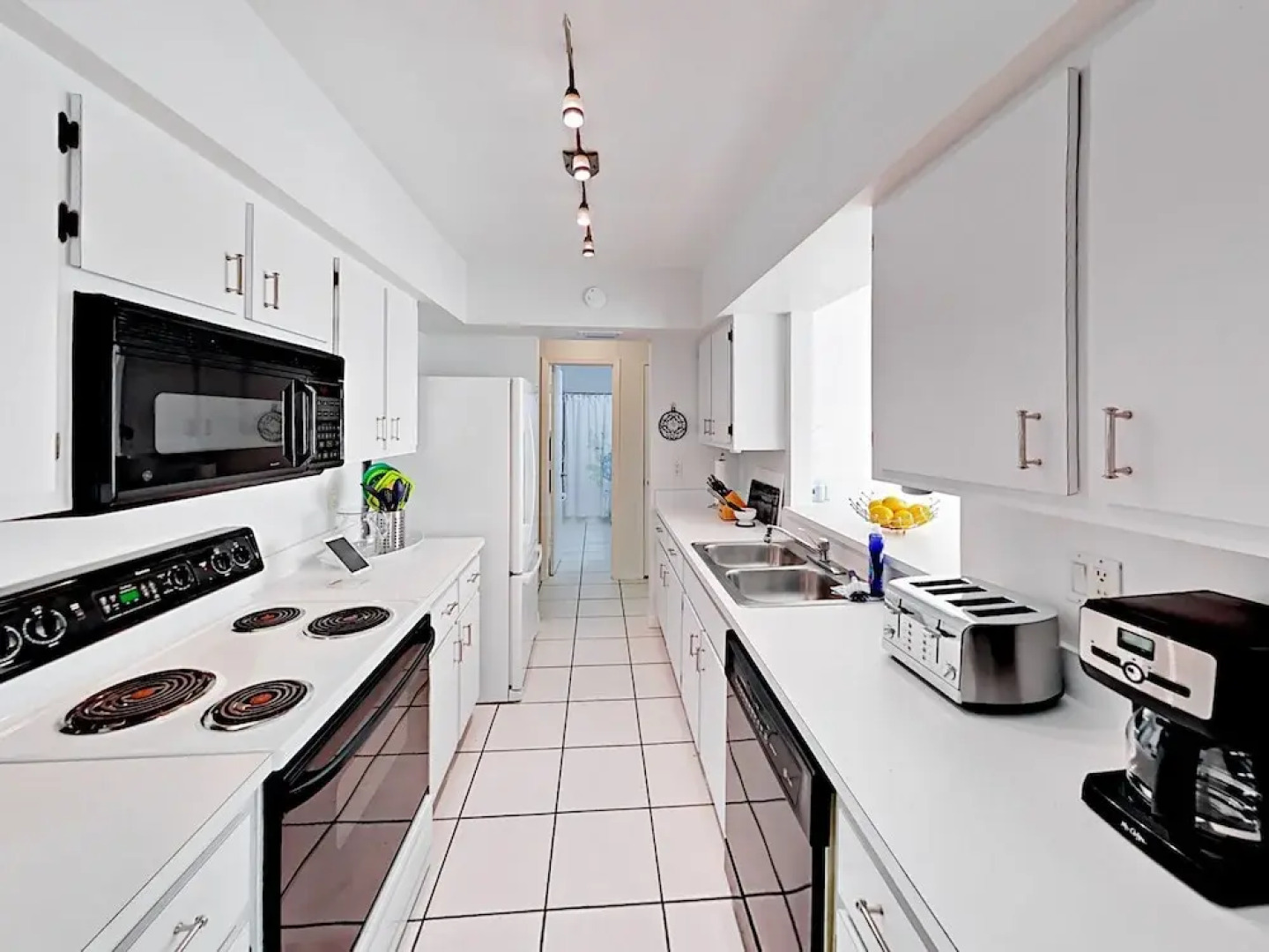 17296 Plantation Dr Home 3 Bedrooms 2 Bathrooms Home