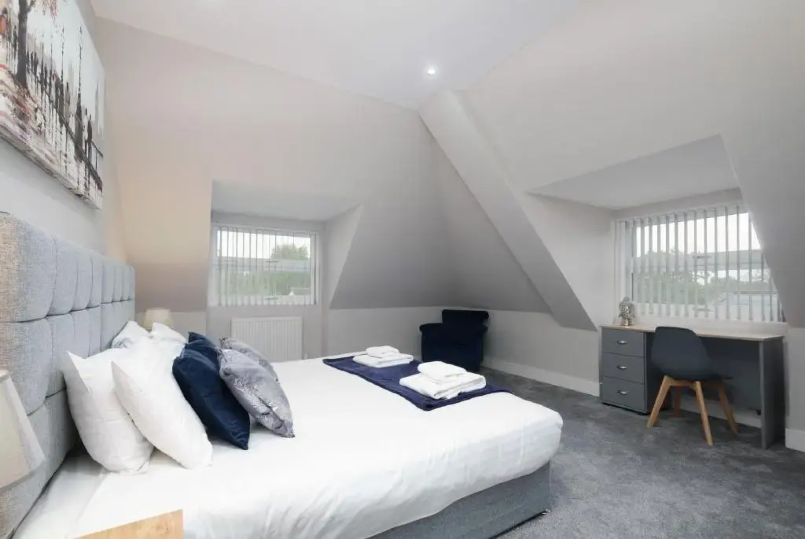 Crown Place 2 & 3 Bedroom Luxury Apts. with Parking in Shepperton