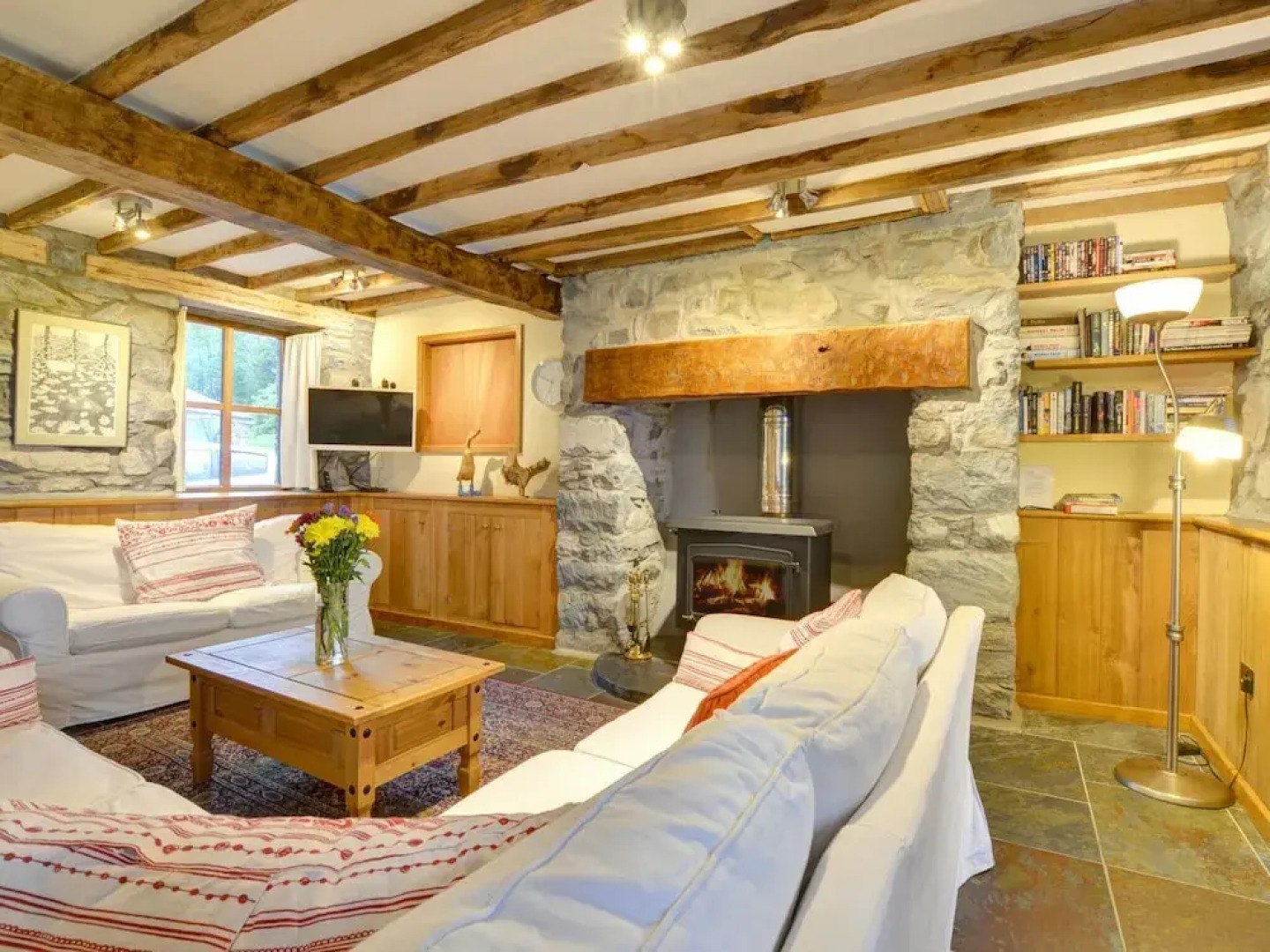 Spacious Holiday Home in Ganllwyd near River