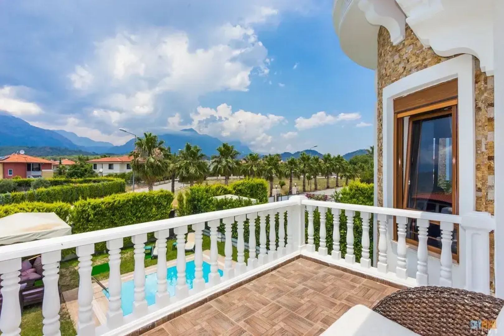 Villa Vista by Villatatilin