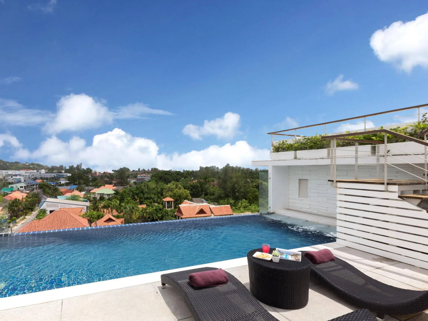 G1 Serviced Apartment Kamala Beach