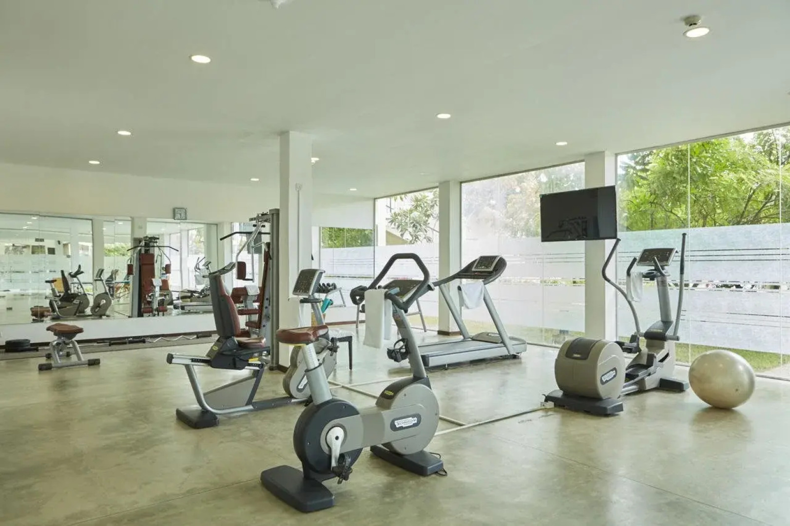 Отель The Calm Resort & Spa