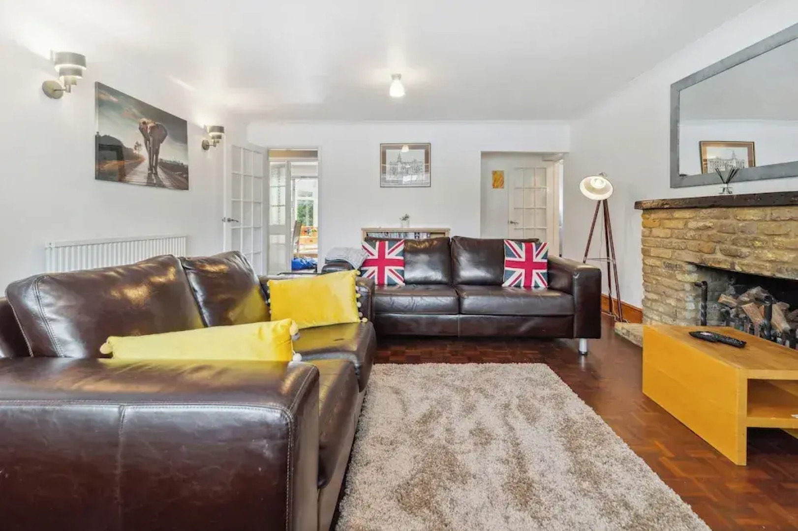 Spacious Home - Sleeps 10 - Free Parking - Pets