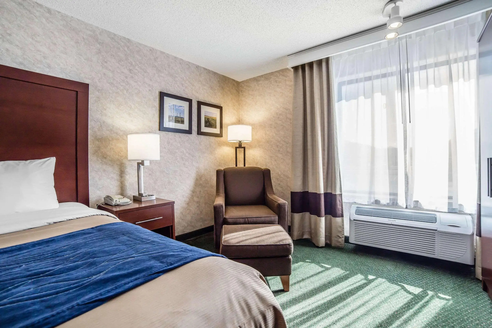 Yellowstone River Inn & Suites