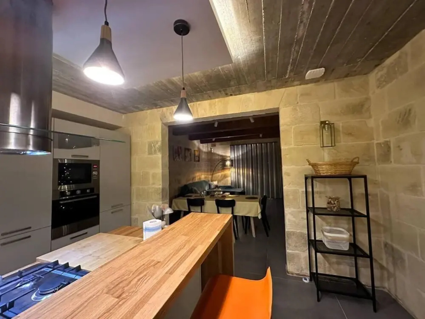 Heritage Living Apartment With Spectacular Views