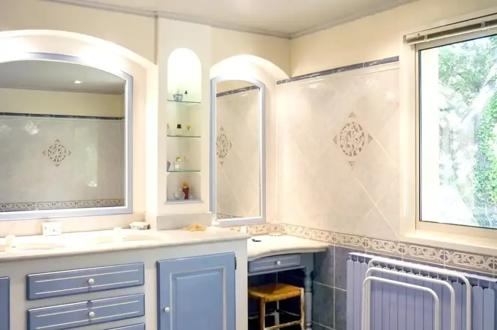 House With 6 Bedrooms in Vaison-la-romaine, With Wonderful Mountain Vi