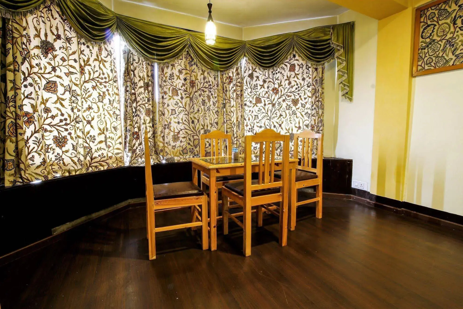 Welcome Hotel at Srinagar