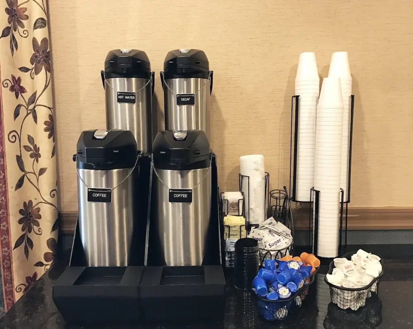 Best Western Dekalb Inn & Suites