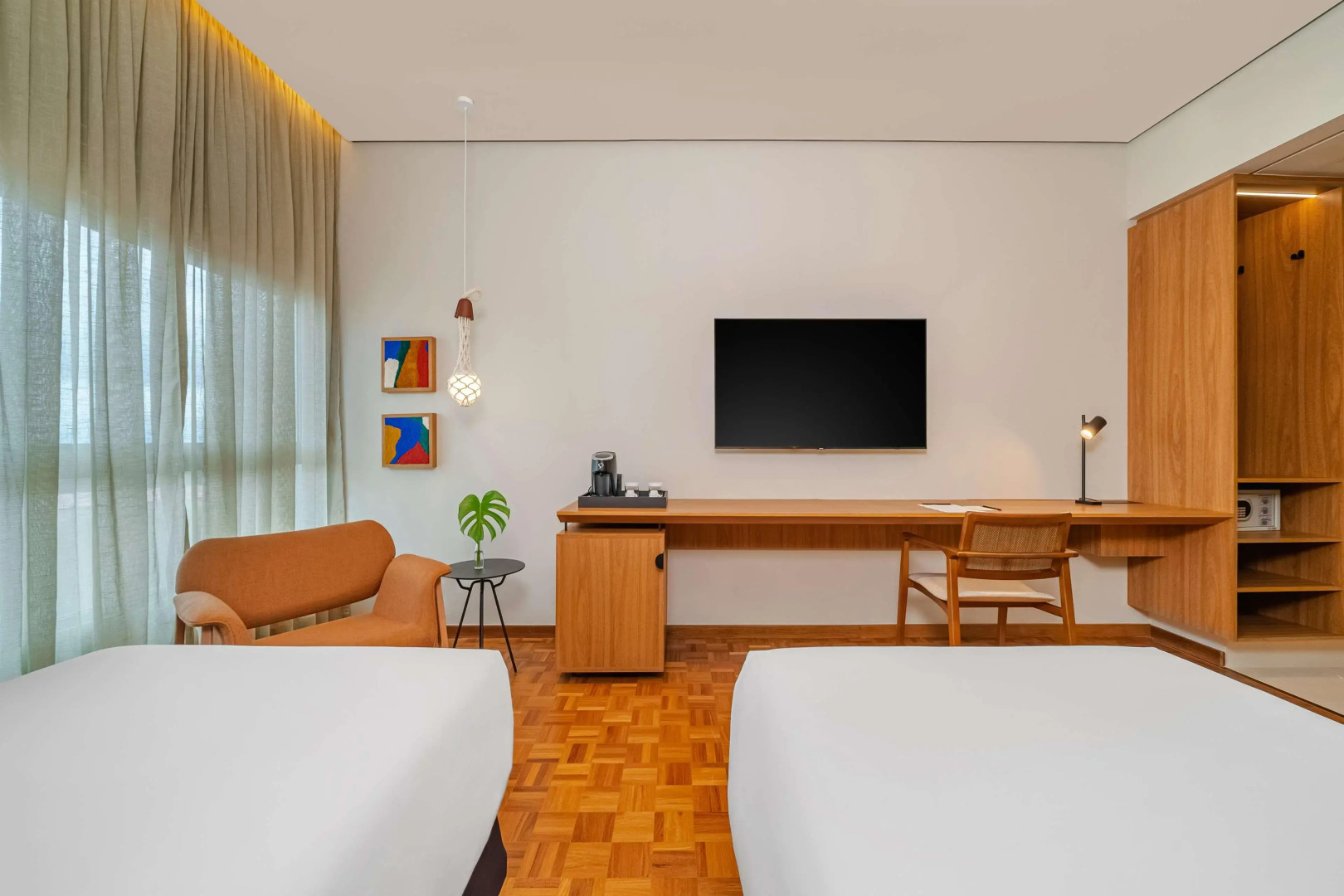 Almenat Embu das Artes Sao Paulo, Tapestry Collection