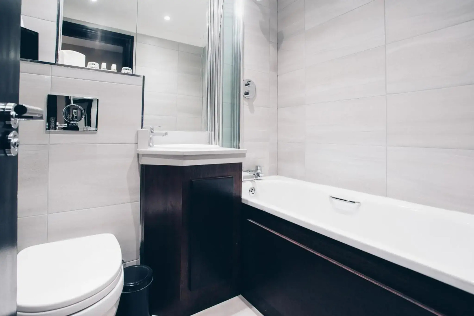 County Hotel & County Aparthotel Newcastle