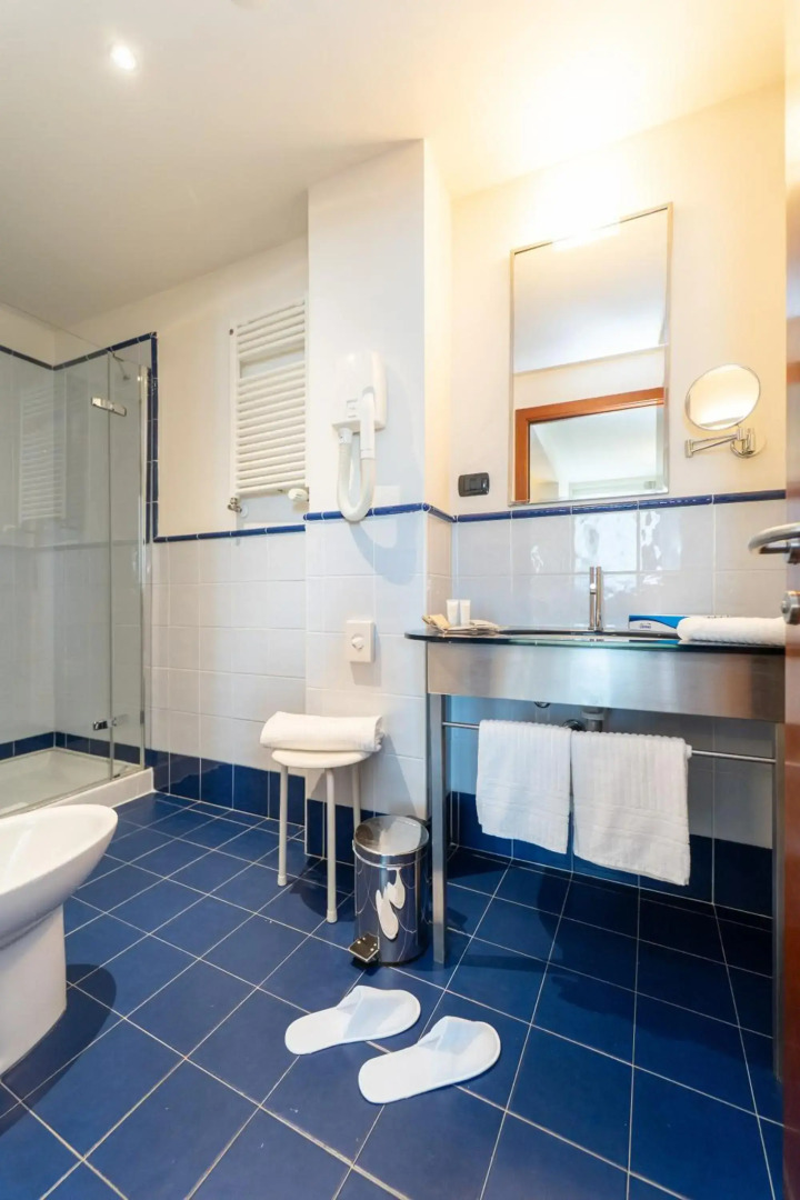 Hotel Embassy & Boston