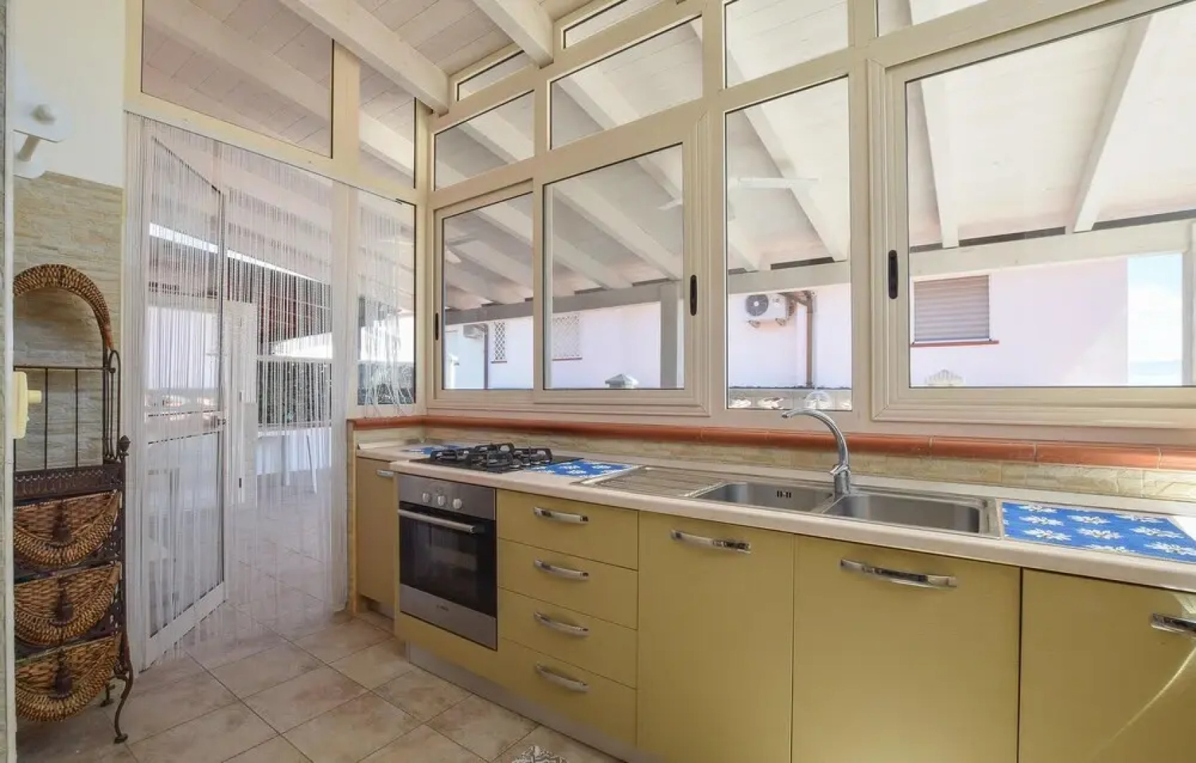 Stunning Home in Roseto Capo Spulico With 4 Bedrooms