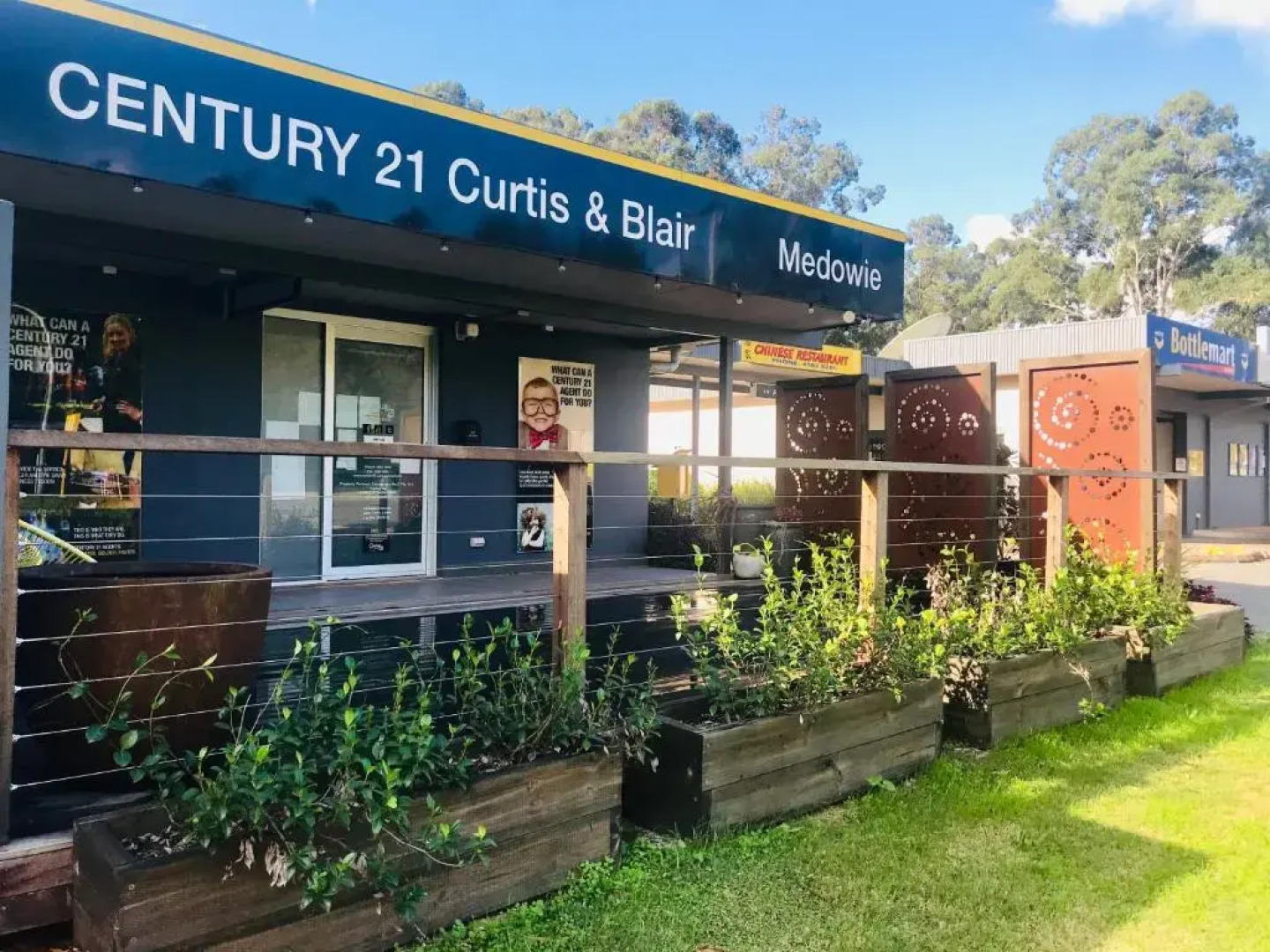 Bull 'n' Bush Hotel Motel