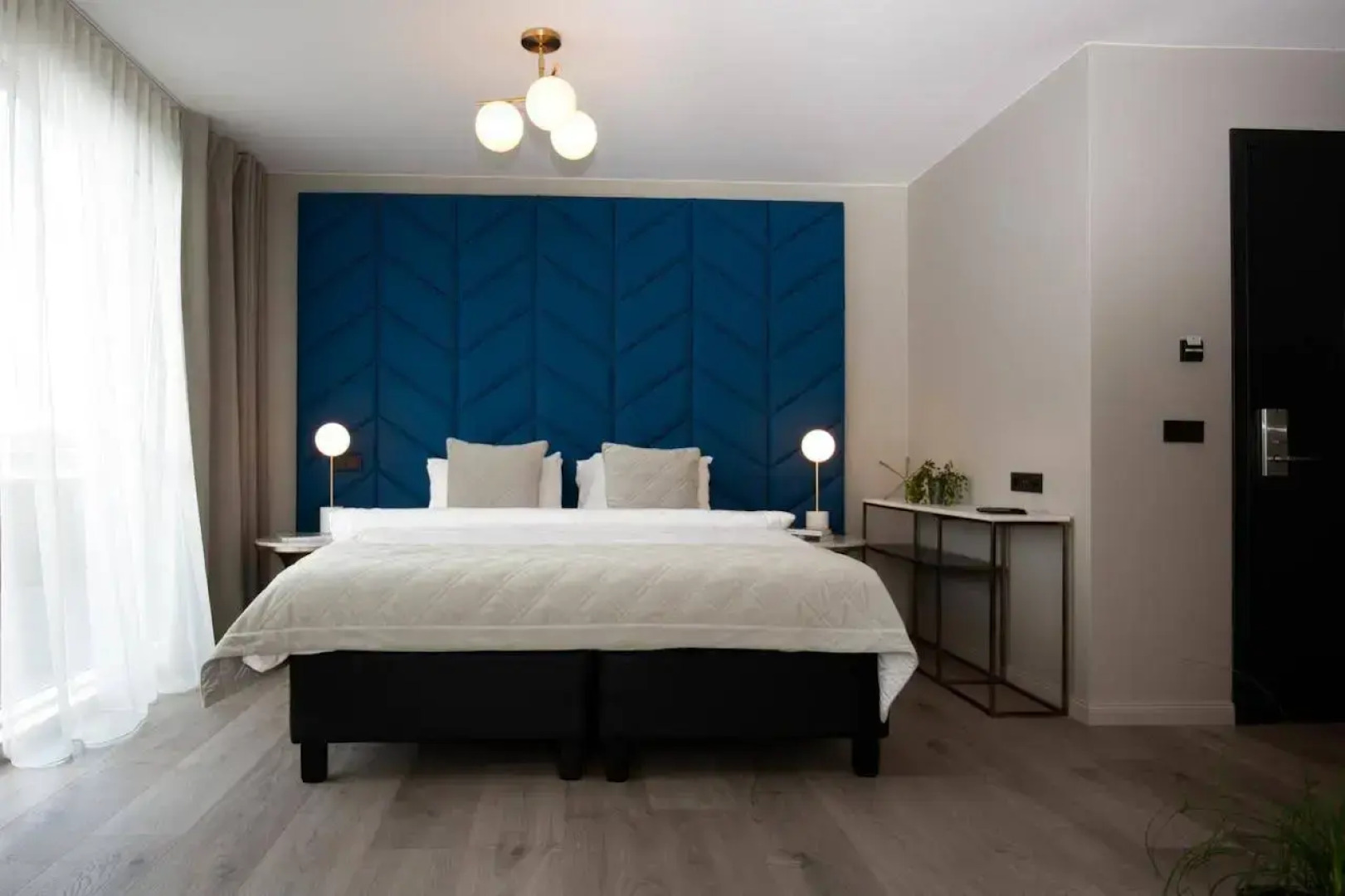 Room With A View Luxury Apartments