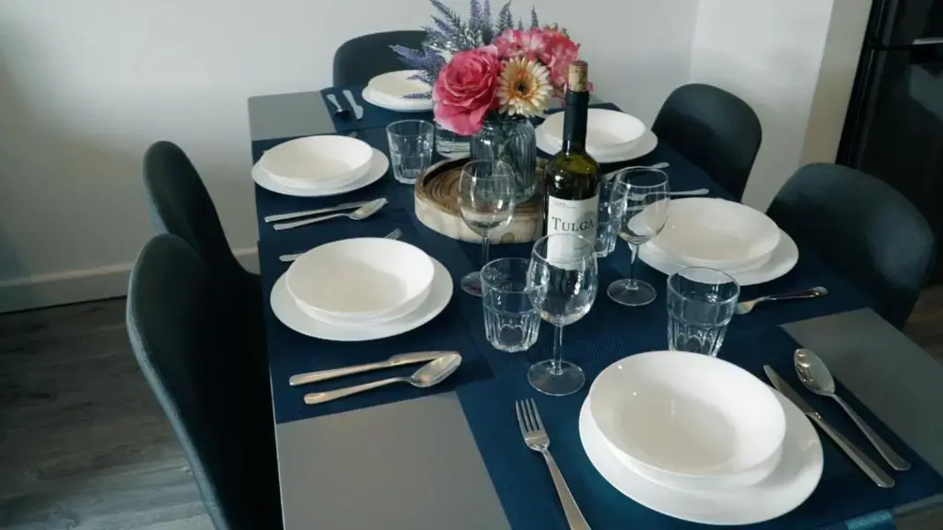 Blue Apartment, 2 Bedroom with Balcony, Netflix