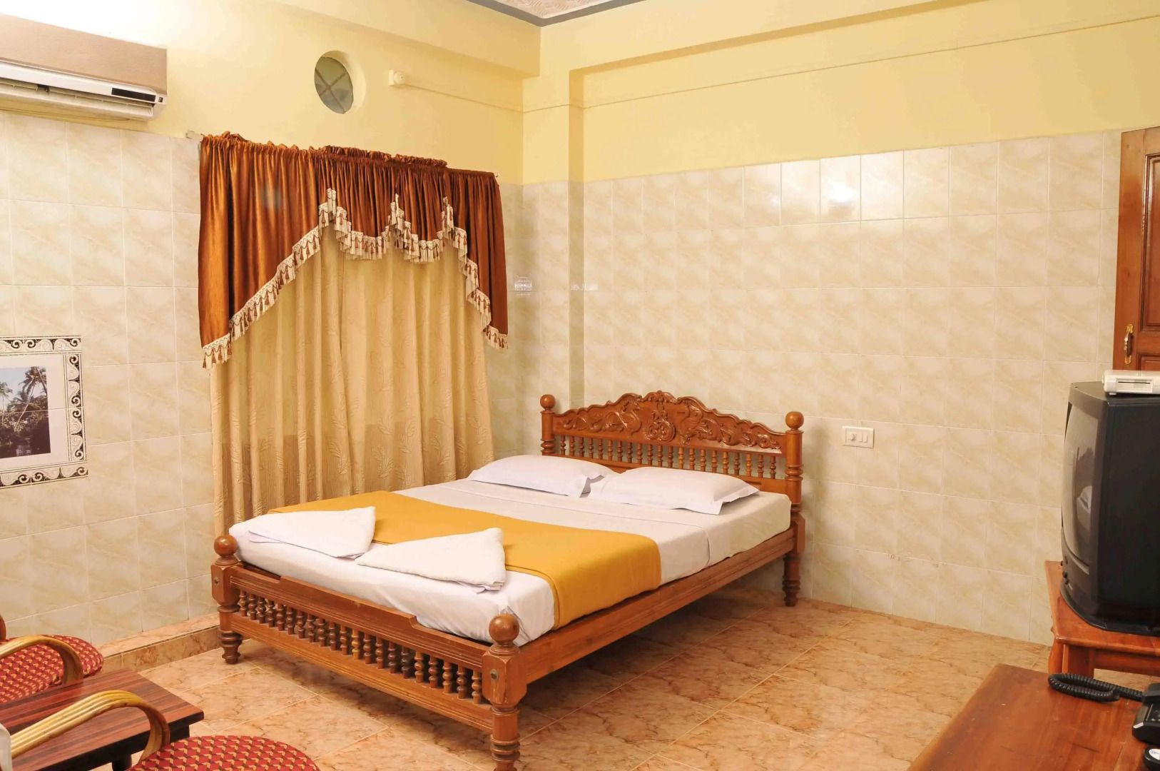 Lake Palace Family Resort