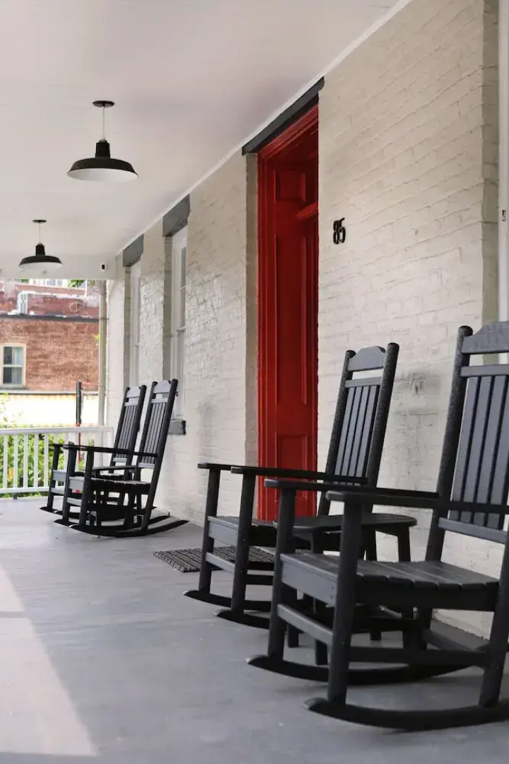 Kingston Carriage House