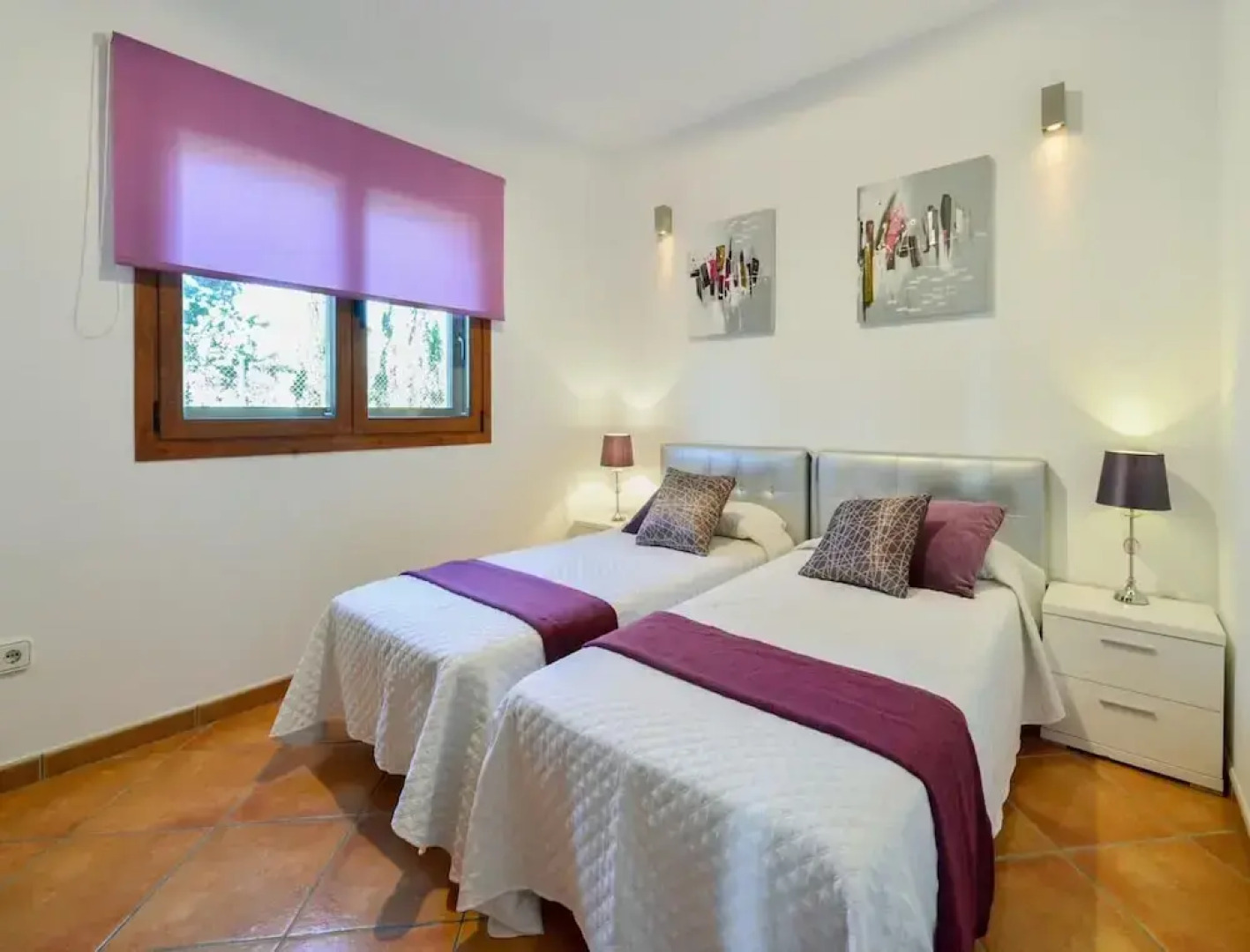 Modern Villa With Pool Near Town