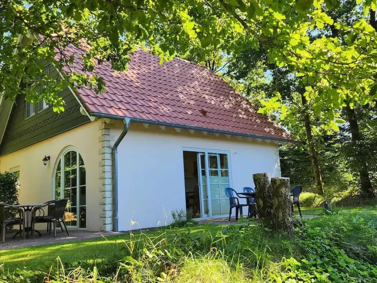 Tidy House With Sauna and Steam Bath, in a Forest