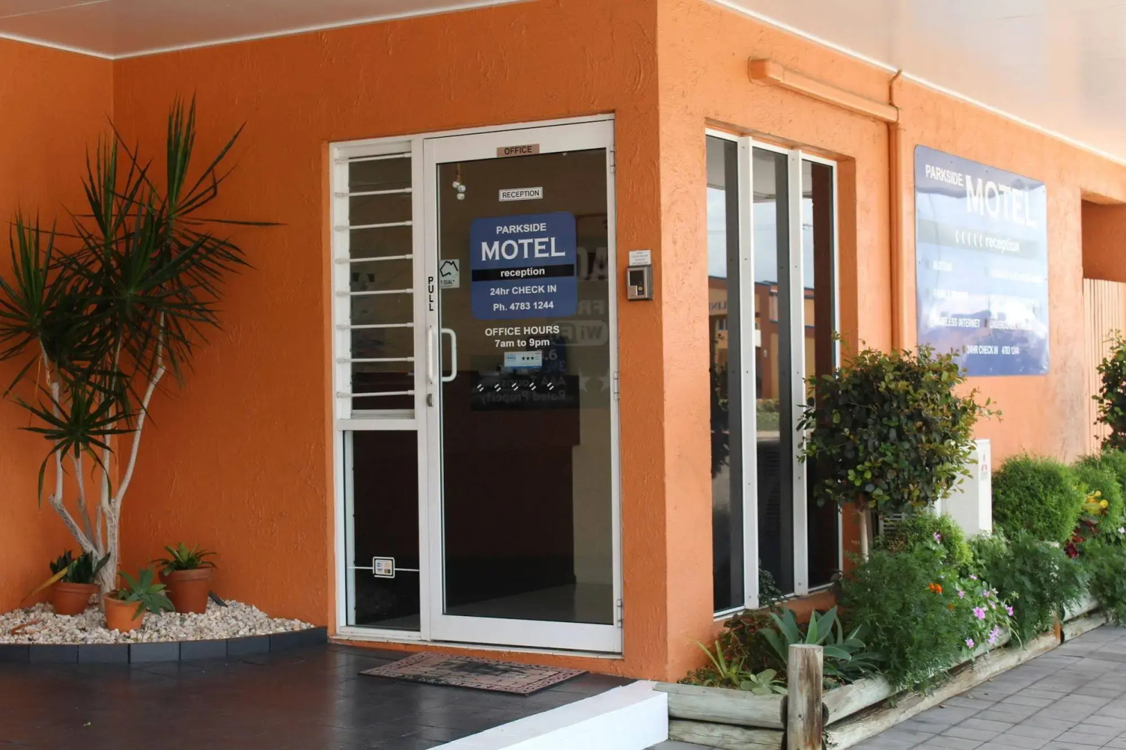 Parkside Motel