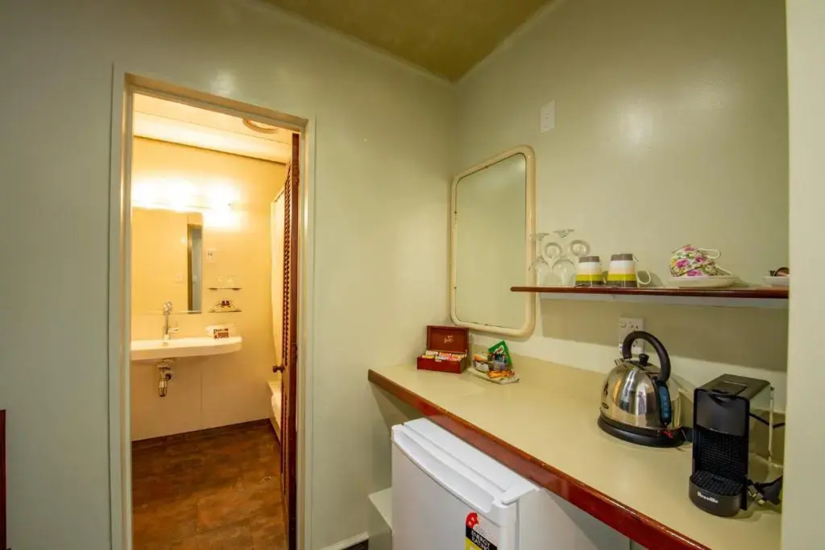 Victoria Railway Hotel