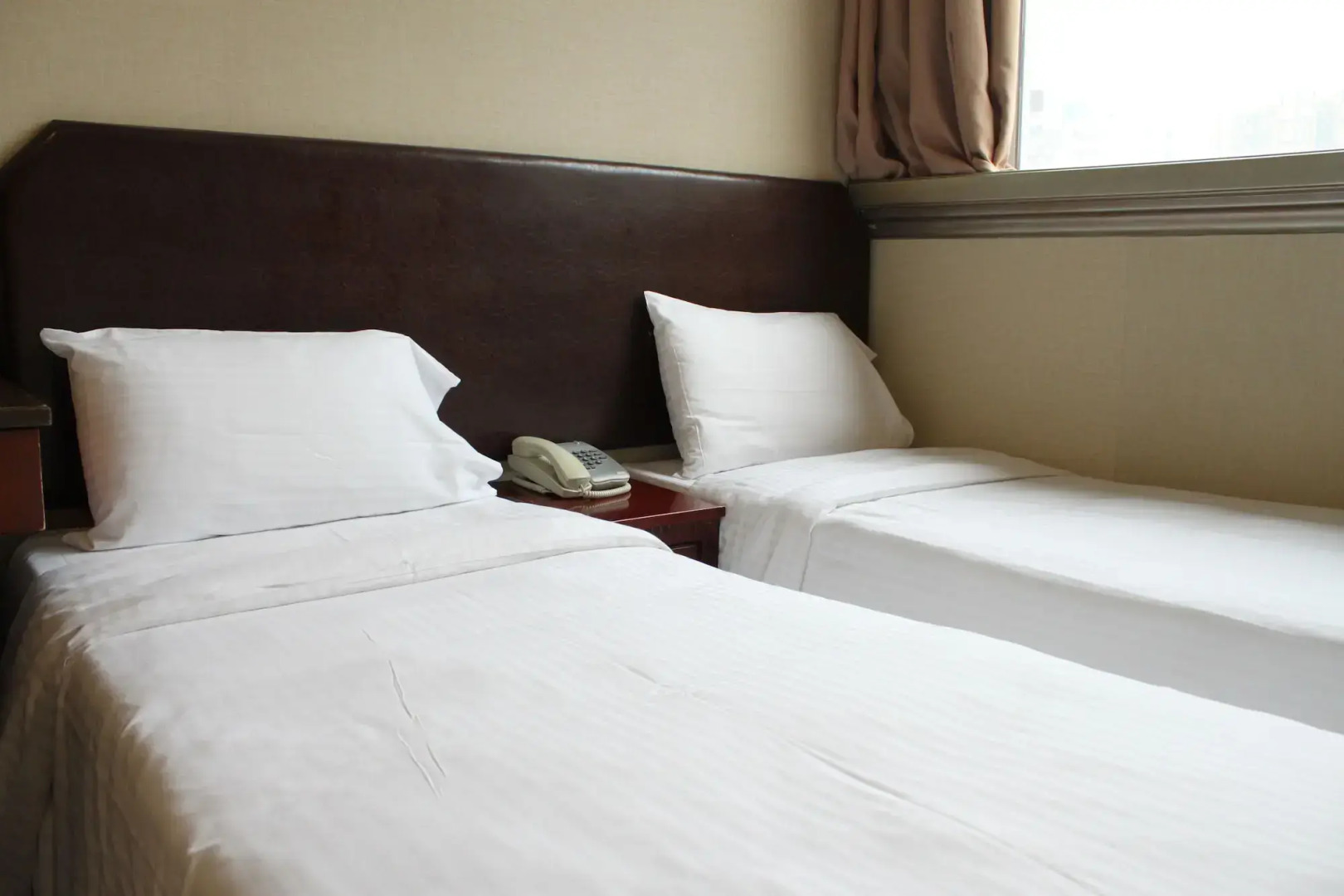 Oriental Lander Hotel