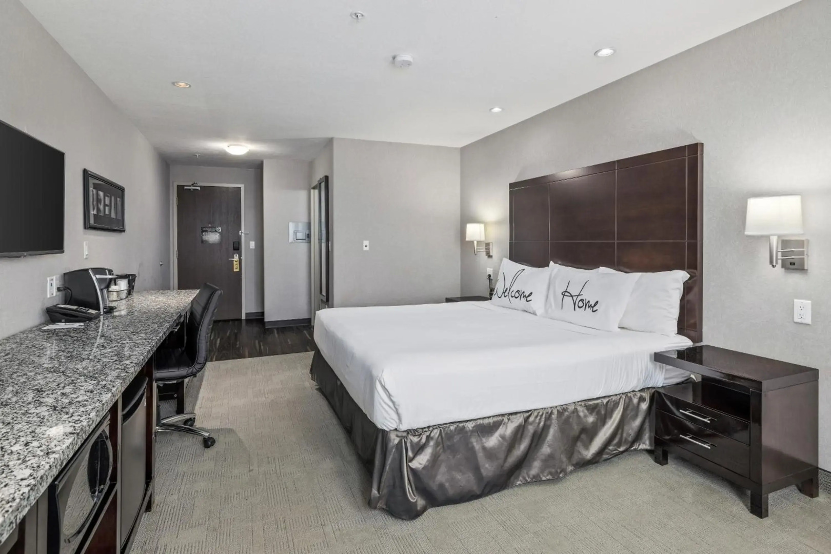 Home Inn and Suites Regina Airport
