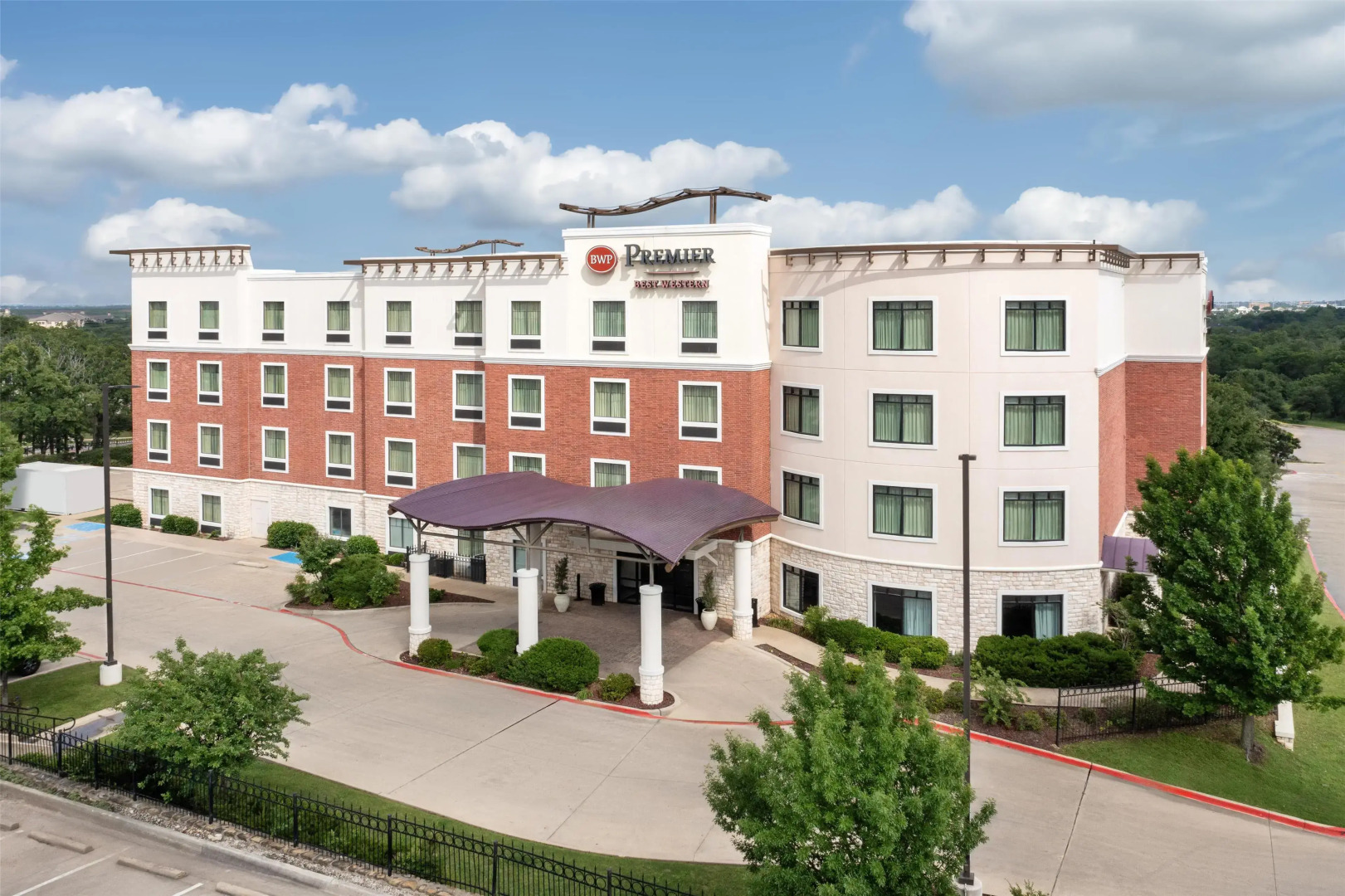 Best Western Premier Crown Chase Inn & Suites