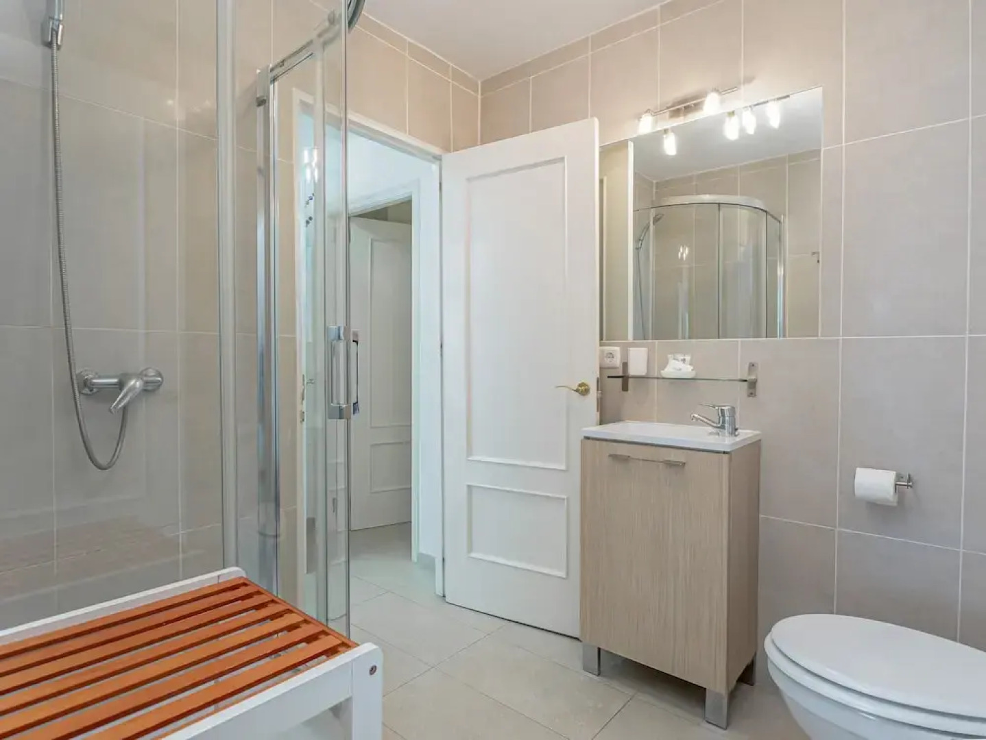 Beautiful Duquesa Harbour apt 2001