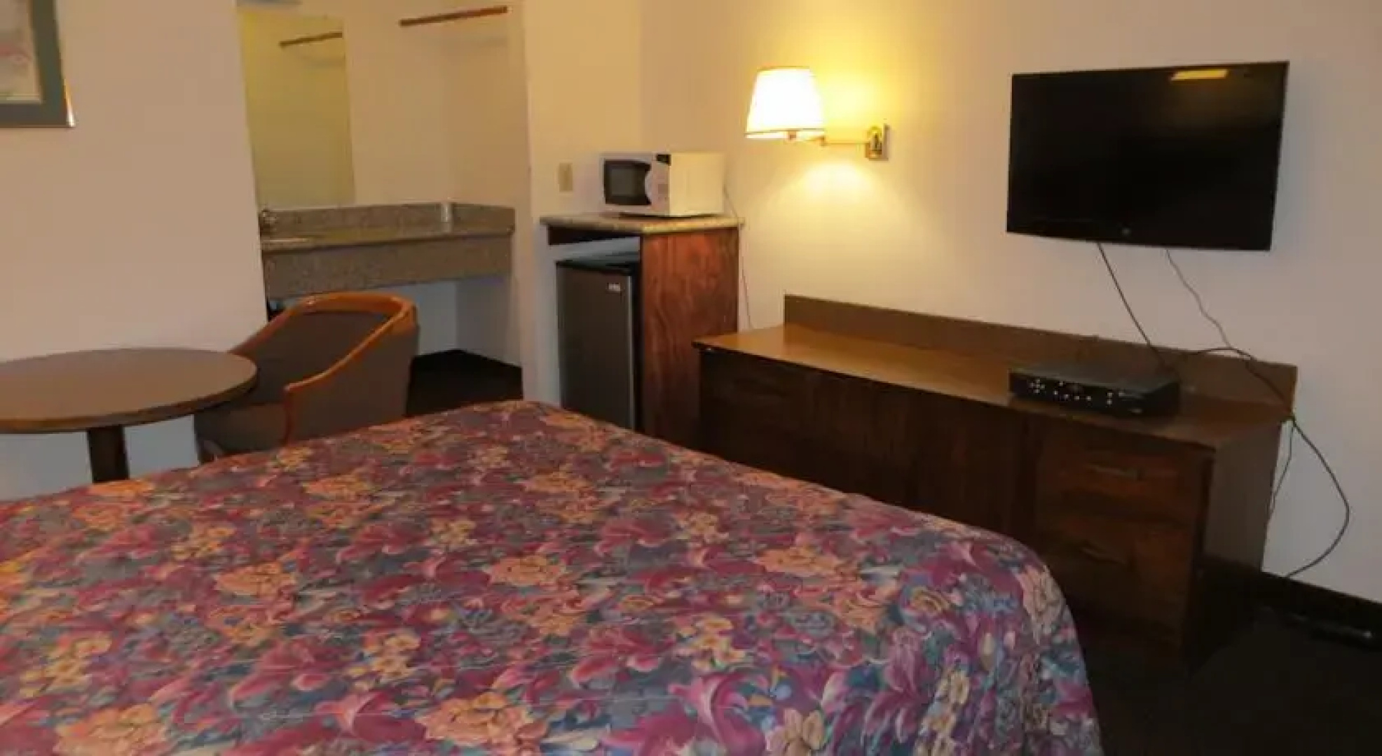 Courtesy Inn Motel