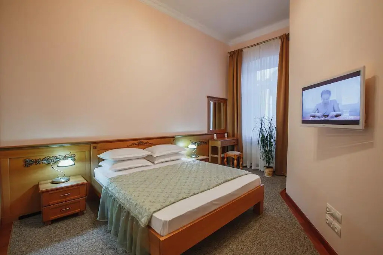 Gsm Apartment at Kiev Train Station