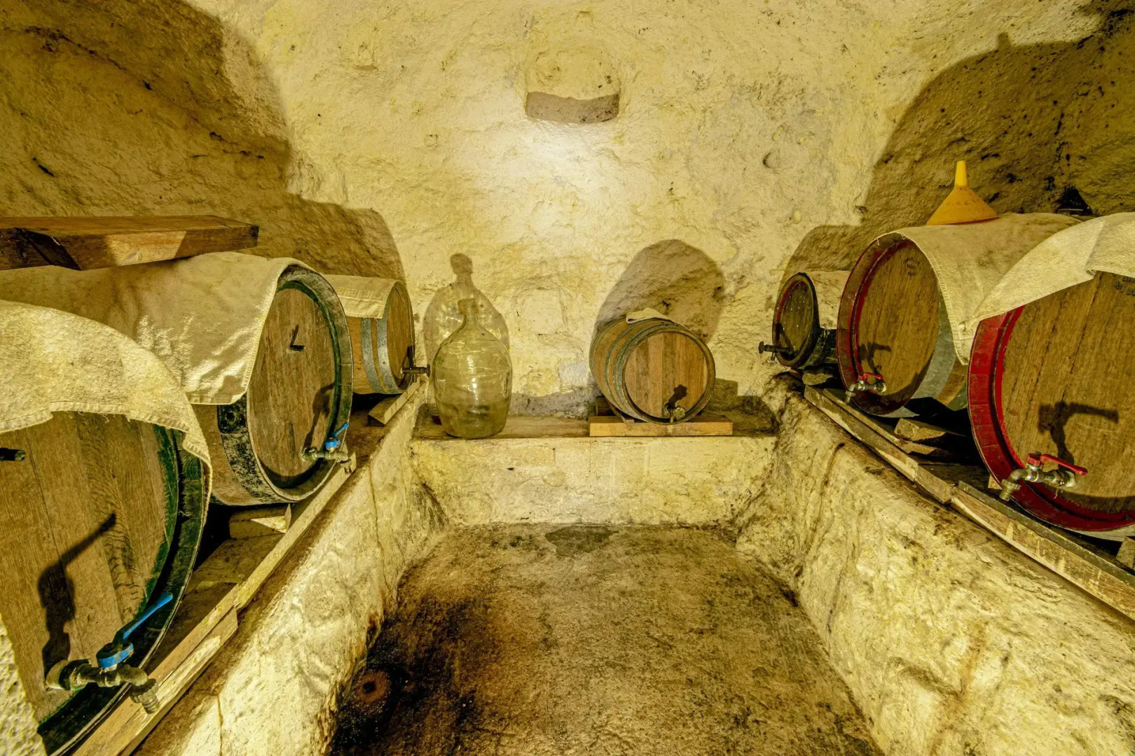 Phaos Santorini Suites