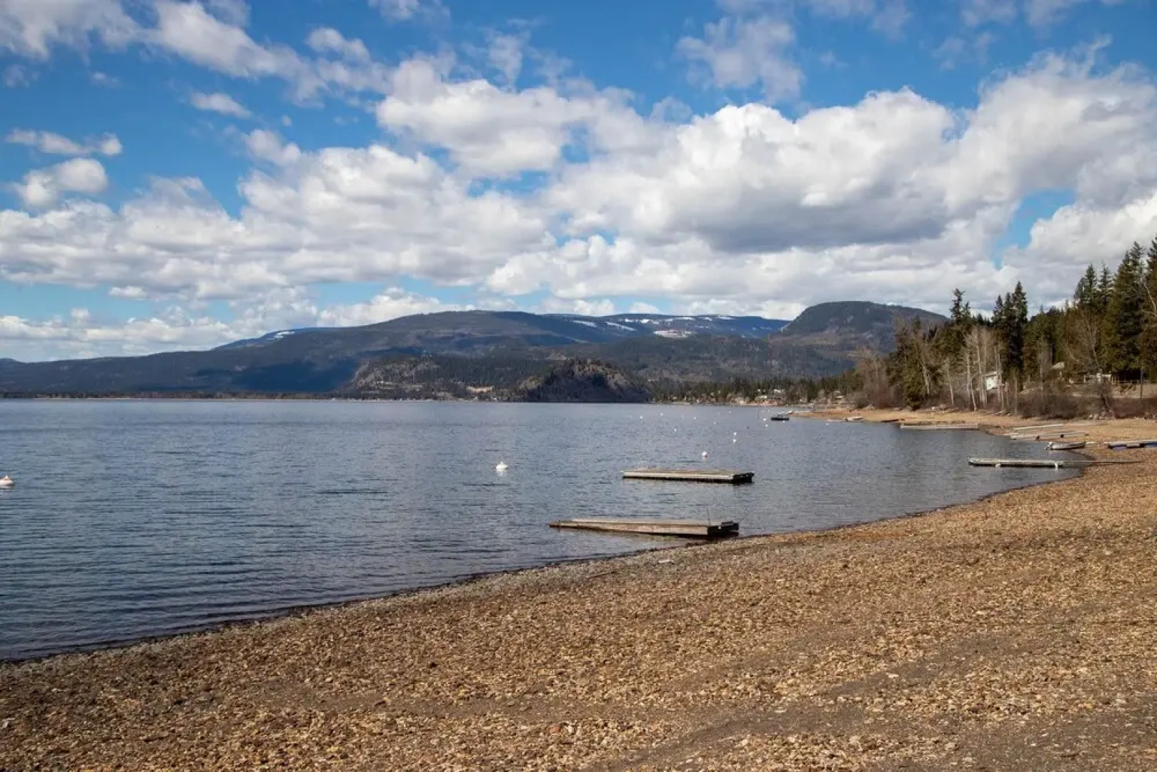 Semi-lakefront Luxury Blind Bay - Spring Specials! 2 Bedroom Cottage by RedAwning