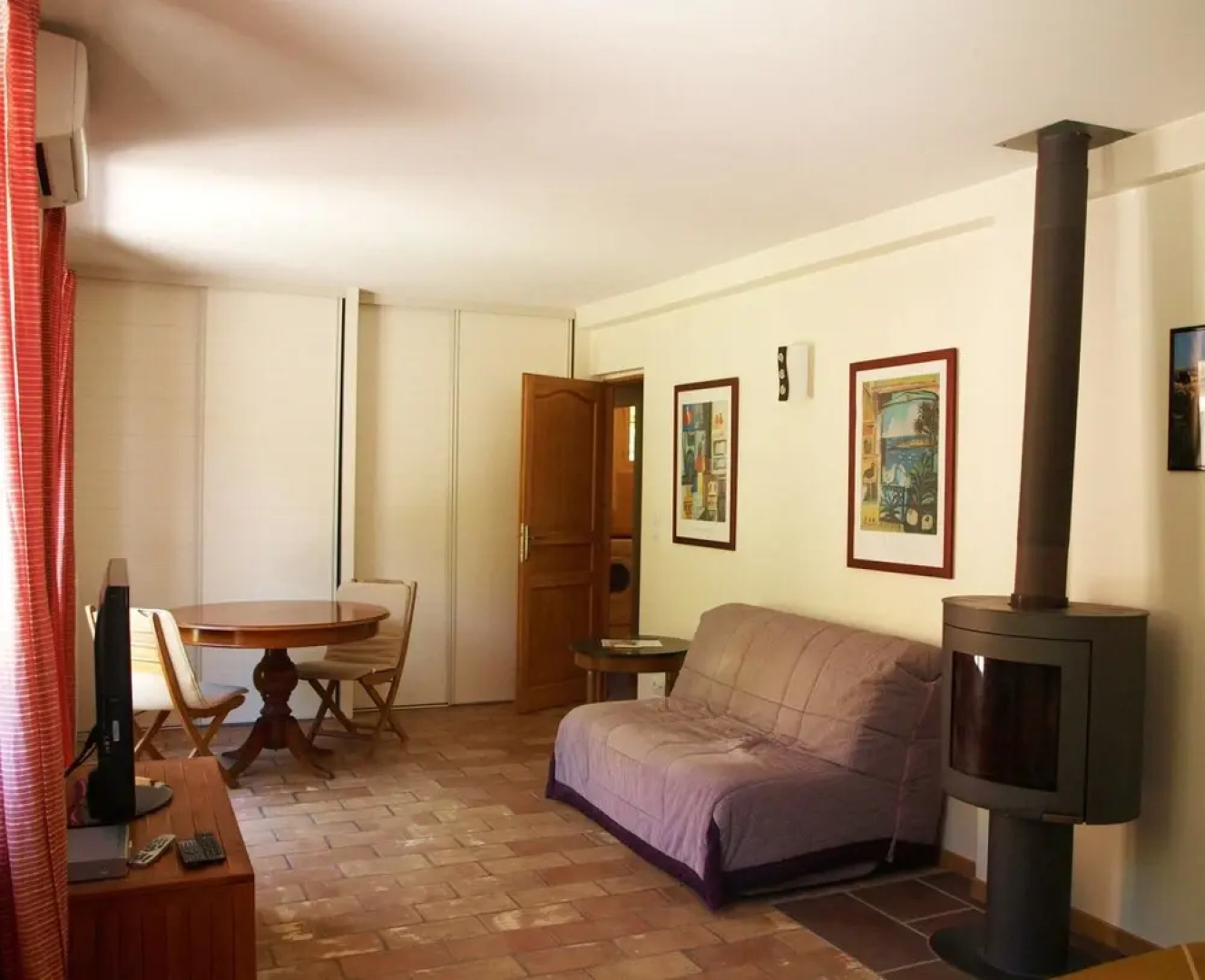 Studio in Cagnes-sur-mer, With Pool Access, Enclosed Garden and Wifi -