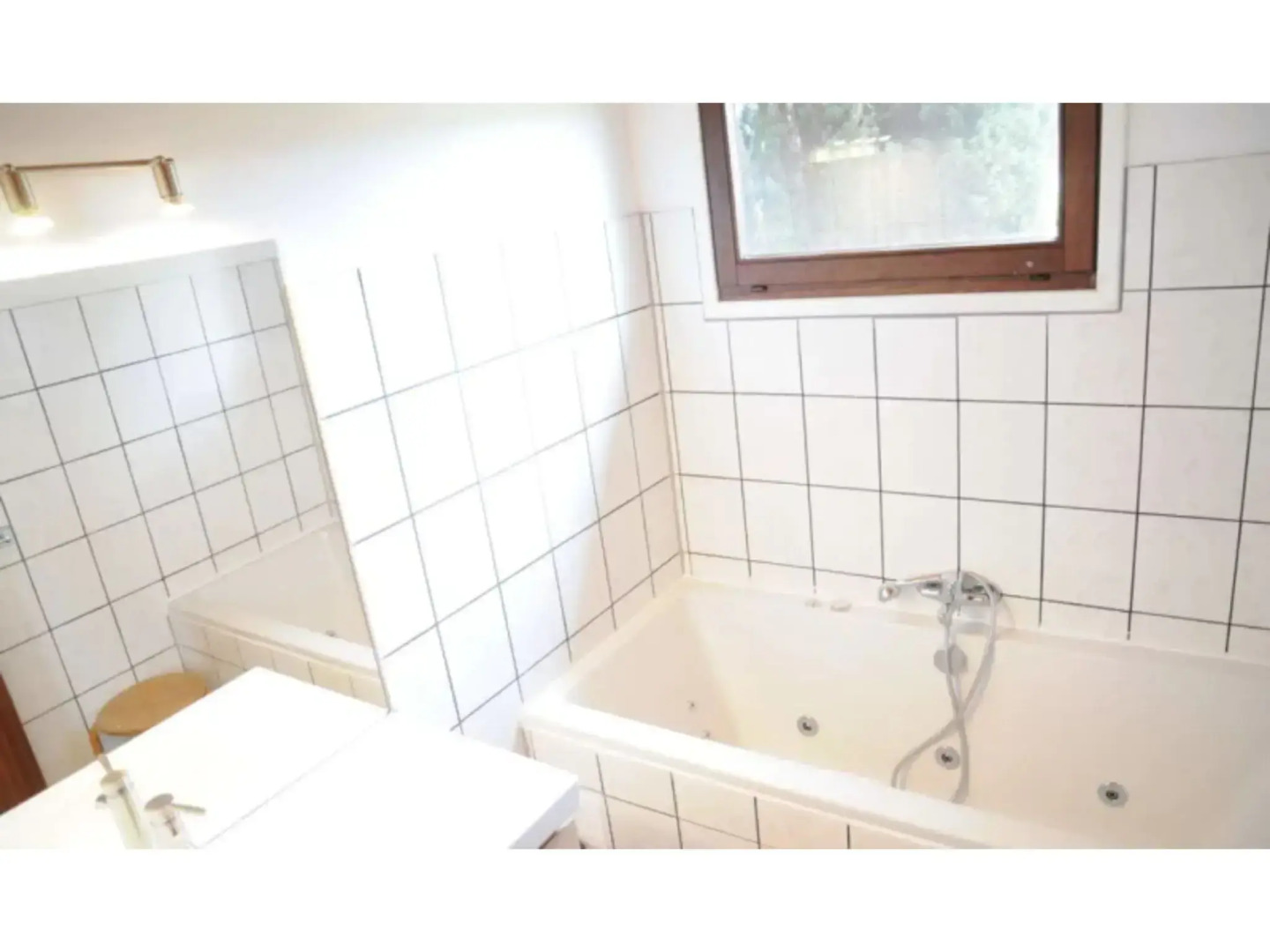 Cosy Holiday Home in Noiseux with Large Garden