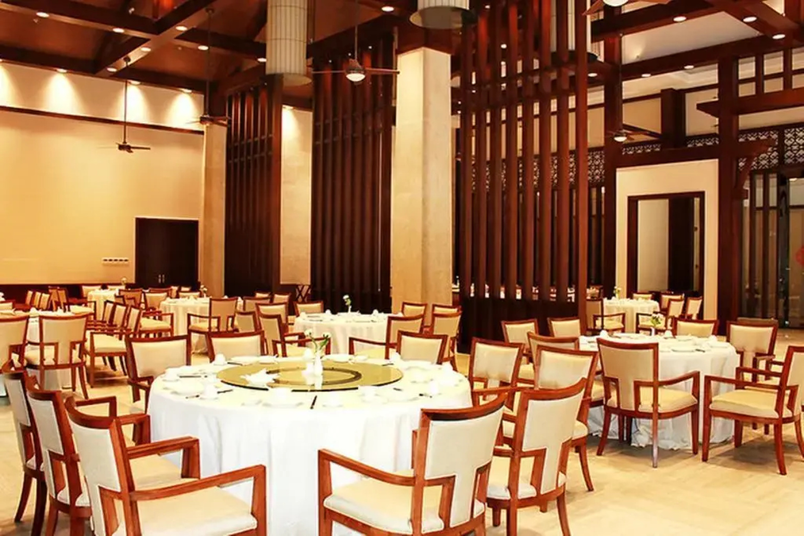 Wuzhishan Yatai Rainforest Resort Hotel