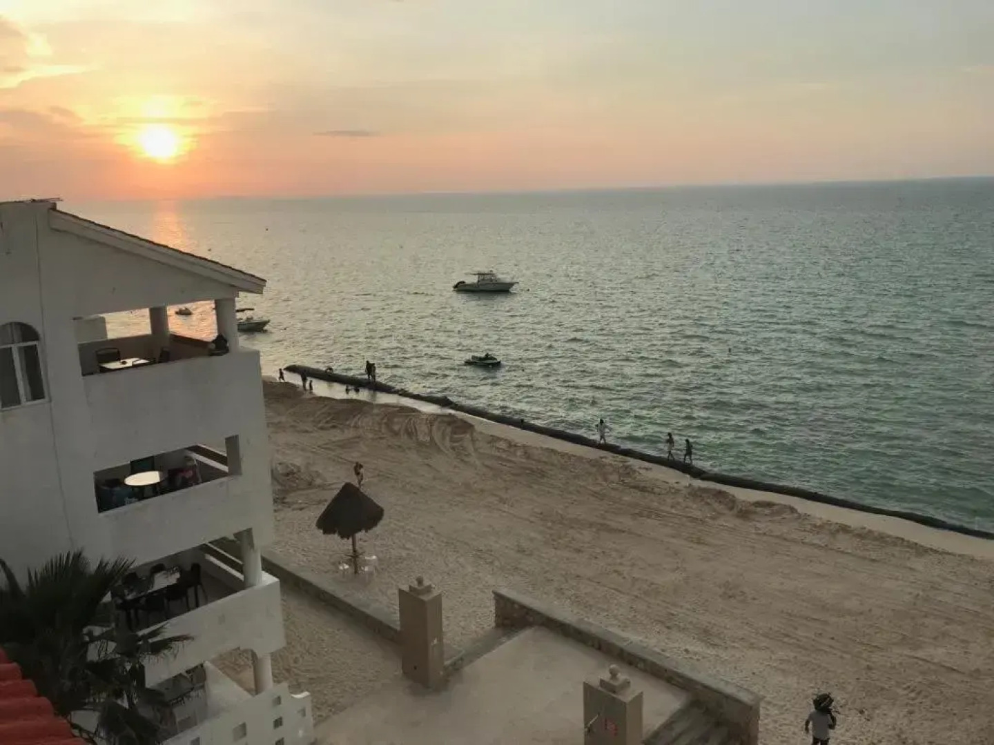 Carretera progreso a huaymitum, entrada Royal beach ll , km 12.2 Apartamento 2-4