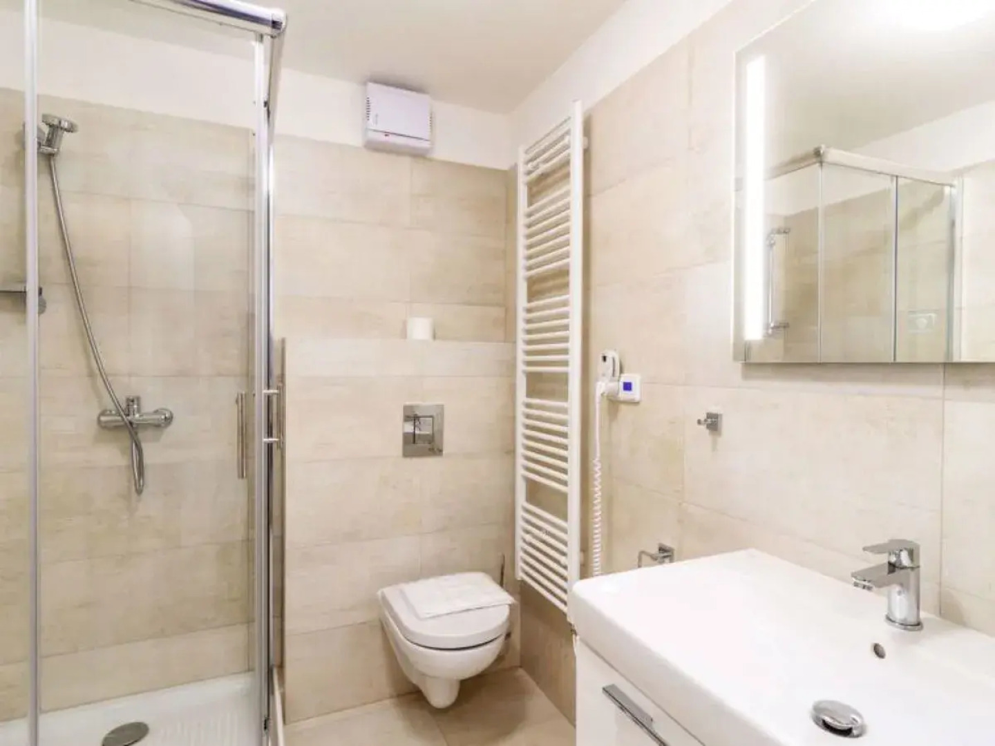 Lakeside Village 25463