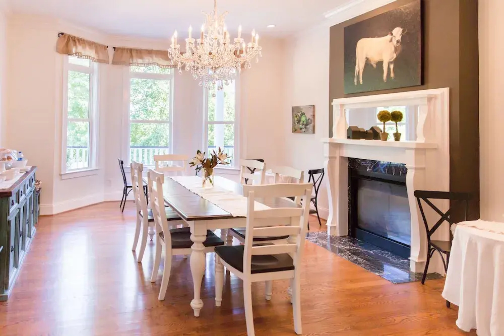 AVA House Bed & Breakfast