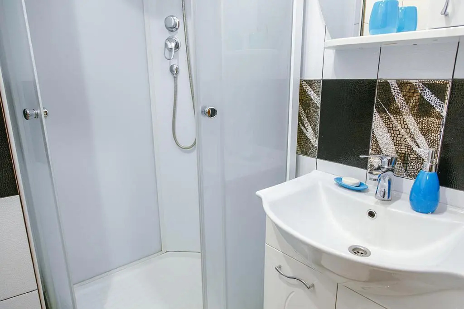 Пять Звёзд на Юбилейной 3