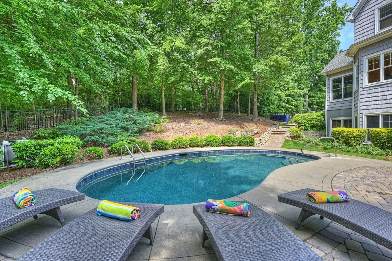 Making Waves by Avantstay Sleeps 20 + Pool