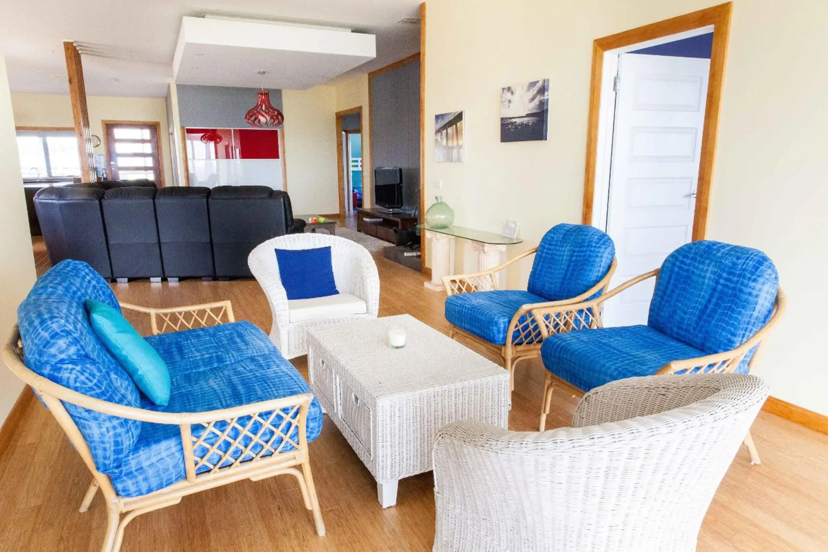 Luxurious Ocean front home, pets welcome, open fire large and spacious