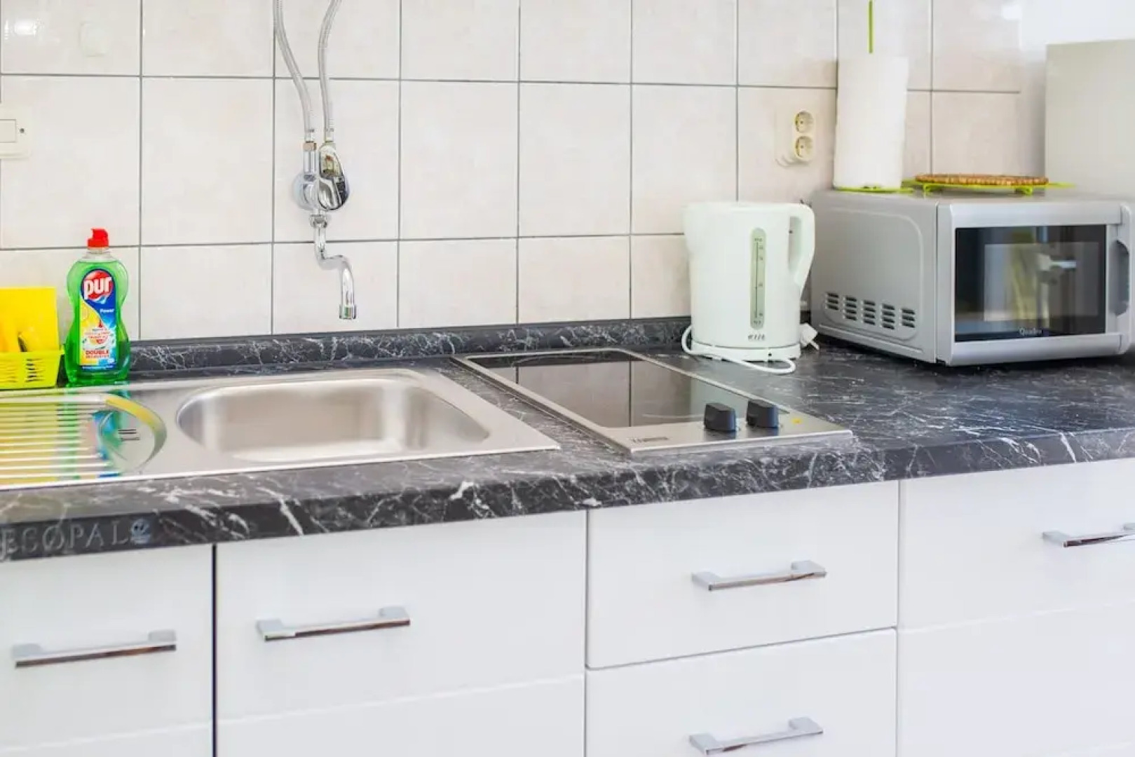 Apt Next to the Beach w Balcony and sea View