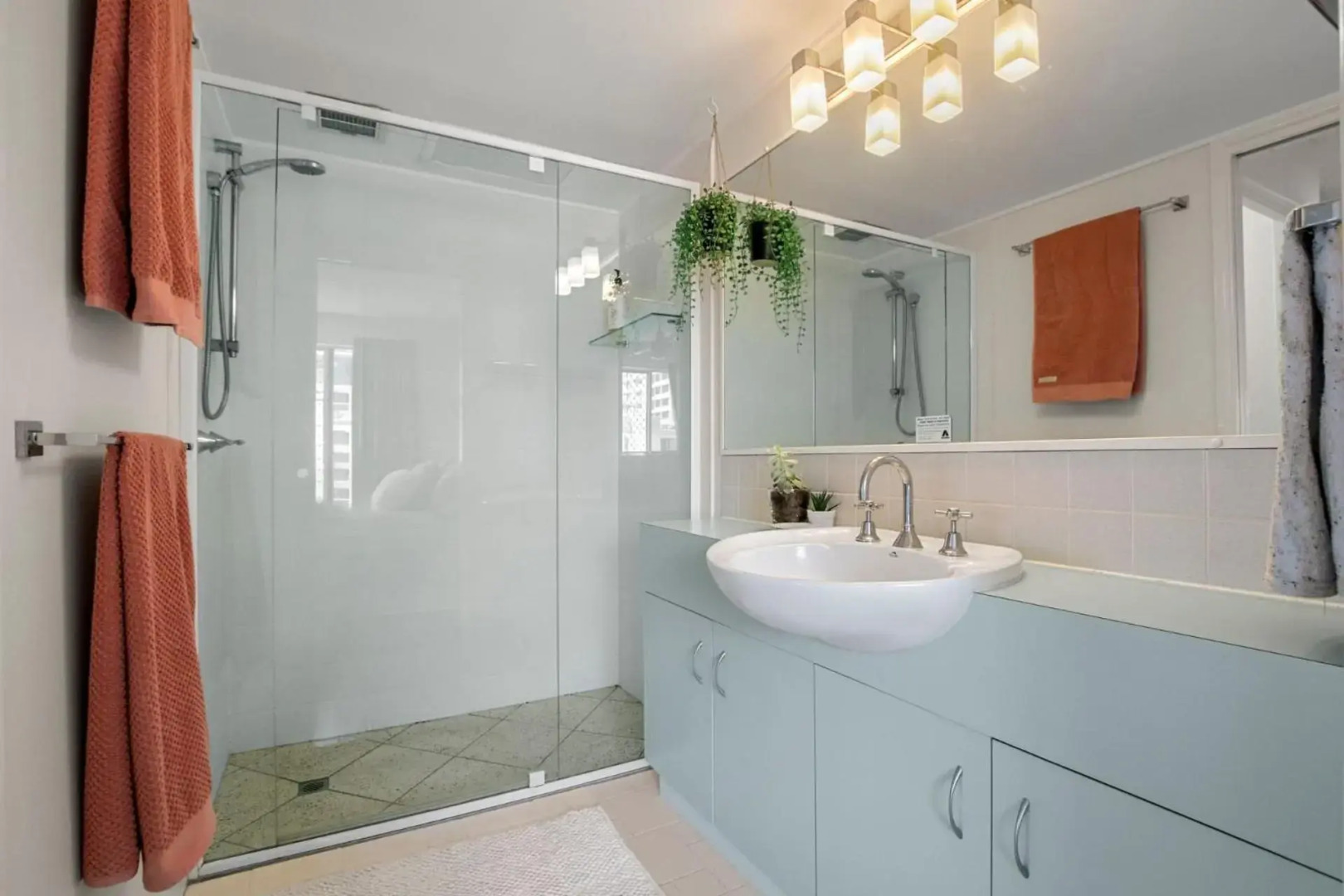 Cheltenham Apartments Unit 18 on Forty King Street