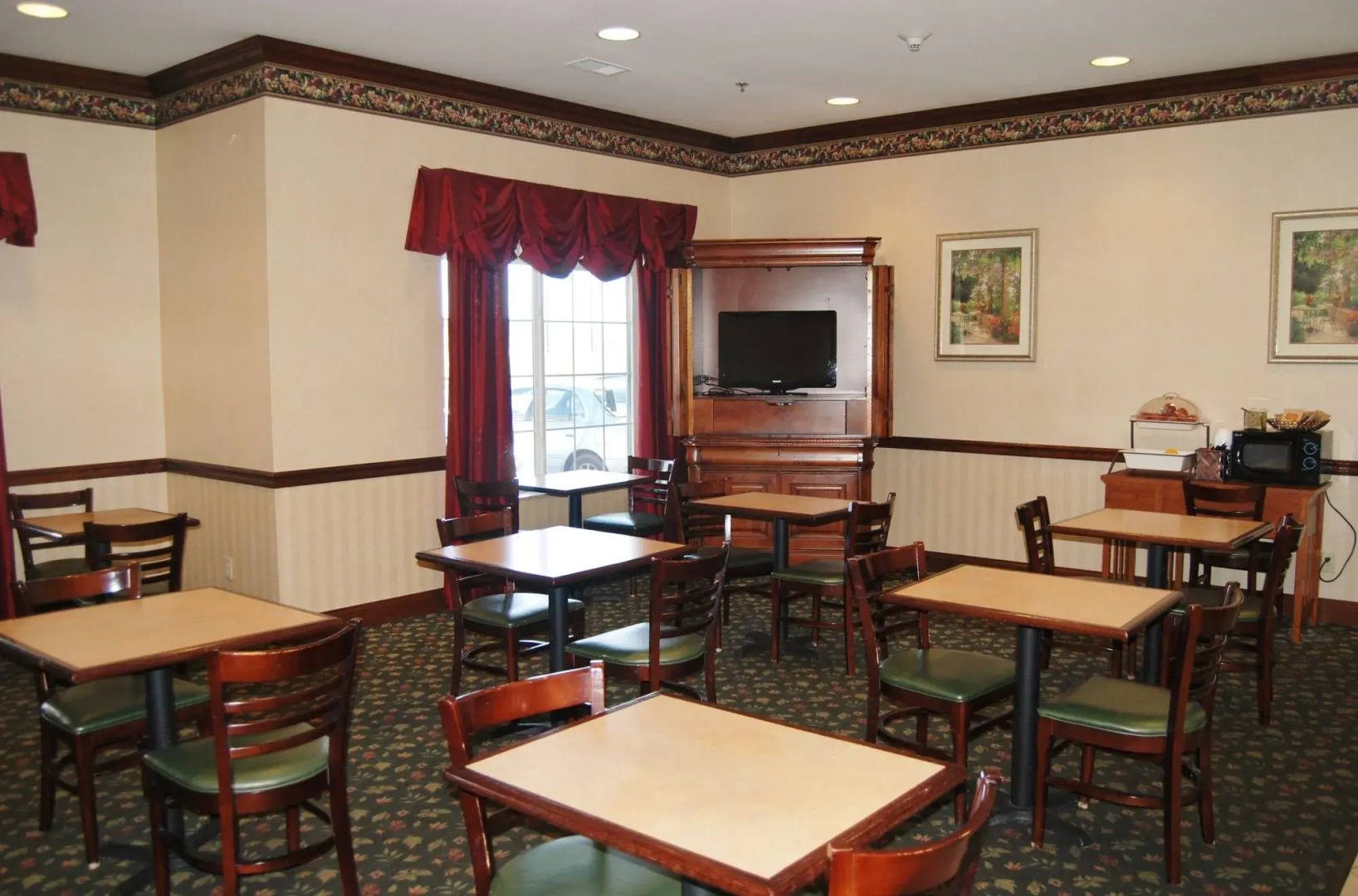 Red Roof Inn & Suites Berea