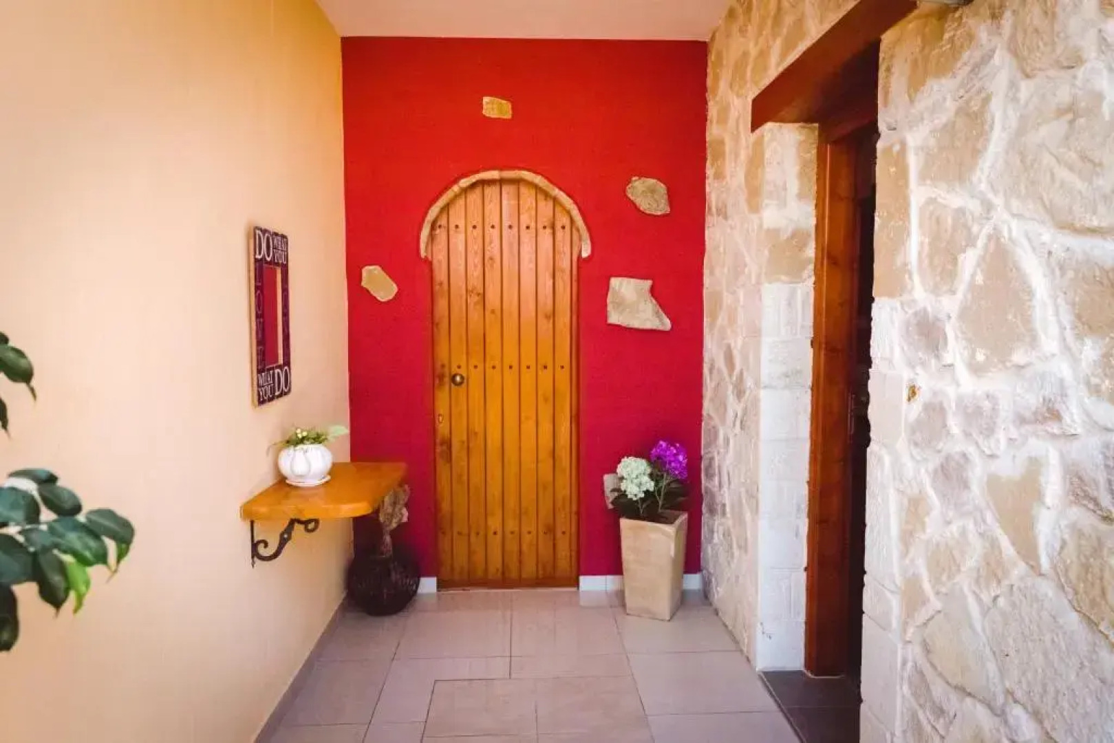 Aristos Apartments & Suites