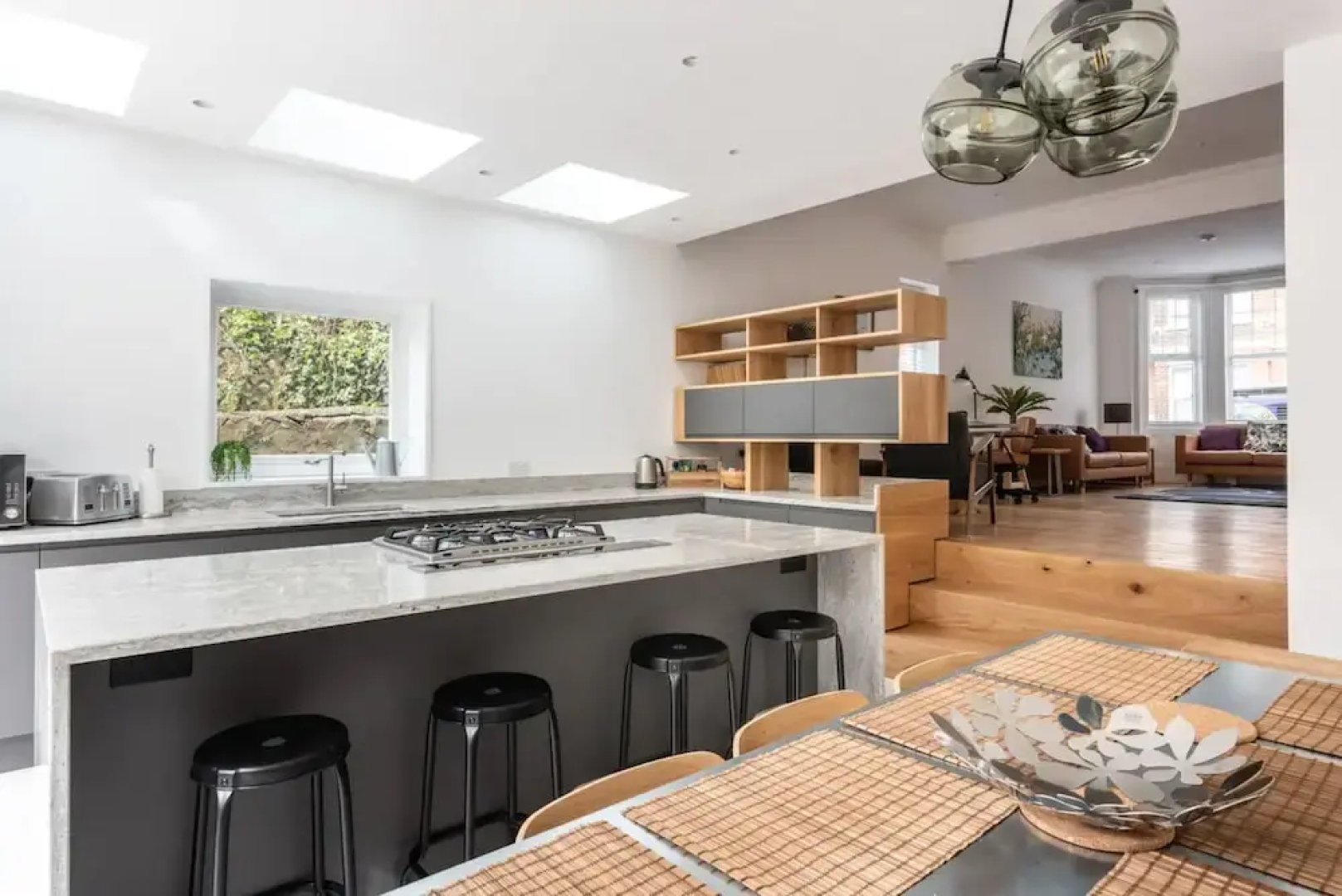 Brand New Luxurious 5 Bedroom Townhouse