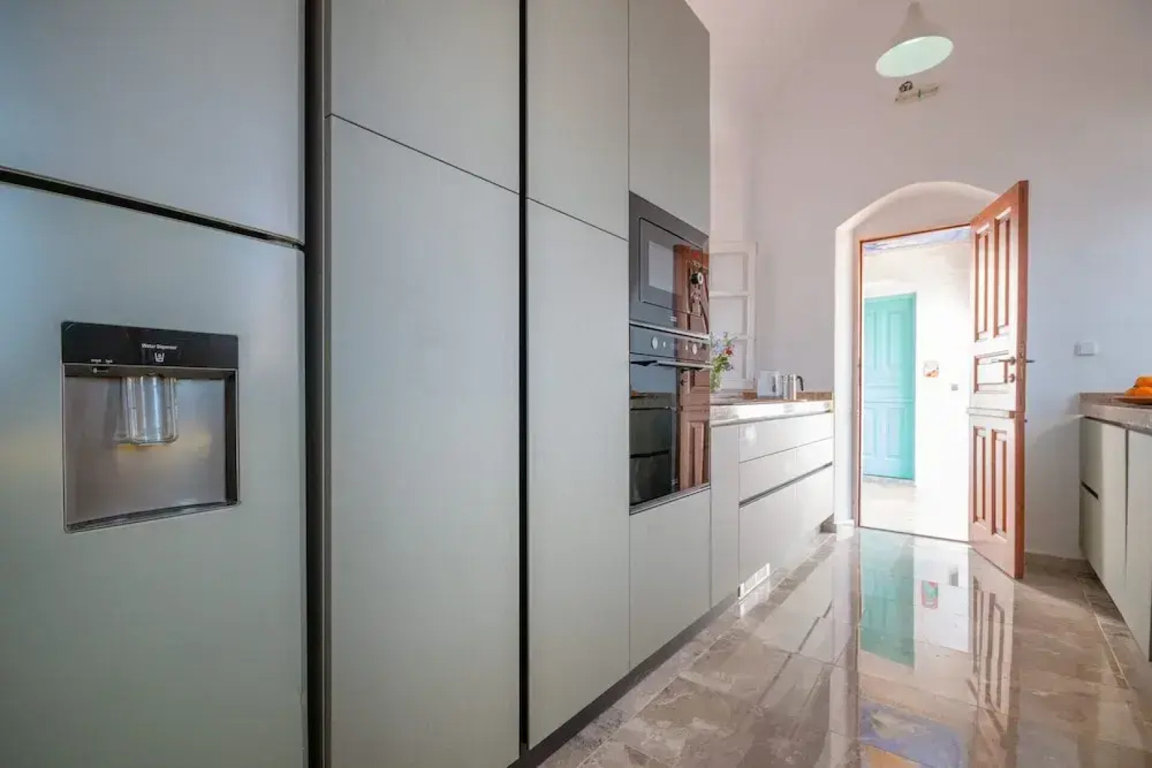 Emporio A Captivating 6-bed Villa in Nimborio